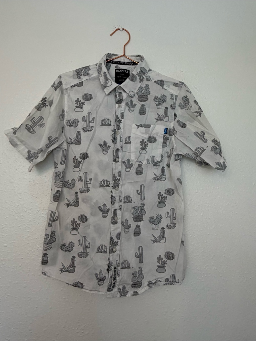Kavu Men’s White Casual Short-Sleeve Cactus Print Button-Down Shirt